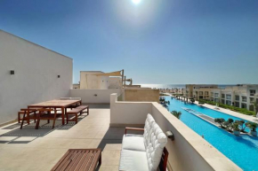 Dazzling 2 BDR w Rooftop Mangroovy Free Pool & Beach Access